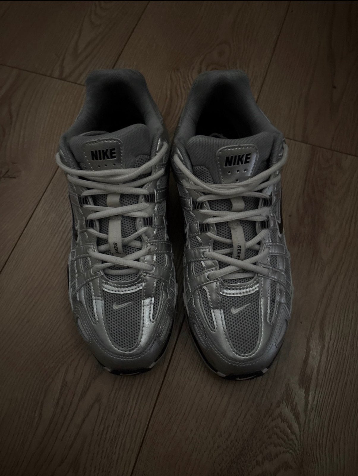 Nike P6000 - Zo goed als nieuw, Verzenden, Wit, Sneakers of Gympen, Zo goed als nieuw
