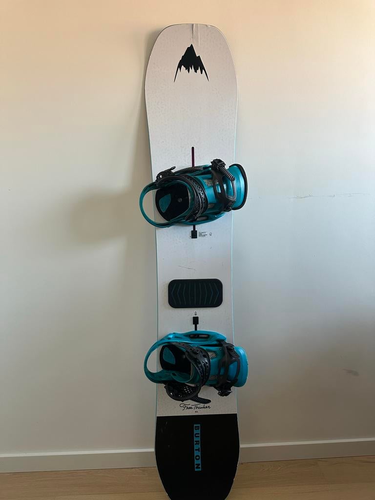 Burton Free Thinker 154cm met Burton Cartel bindingen, Sport en Fitness, Snowboarden, Ophalen of Verzenden, Gebruikt, Board