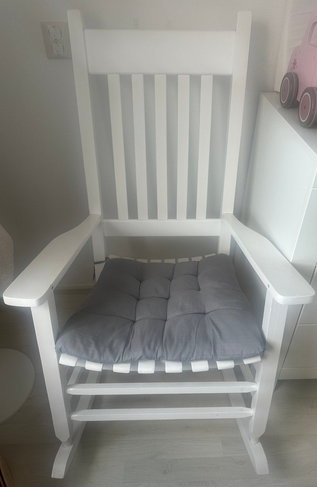 Te koop schommelstoel!!, Kinderen en Baby's, Kinderkamer | Tafels en Stoelen, Ophalen, Zo goed als nieuw, Stoel(en)