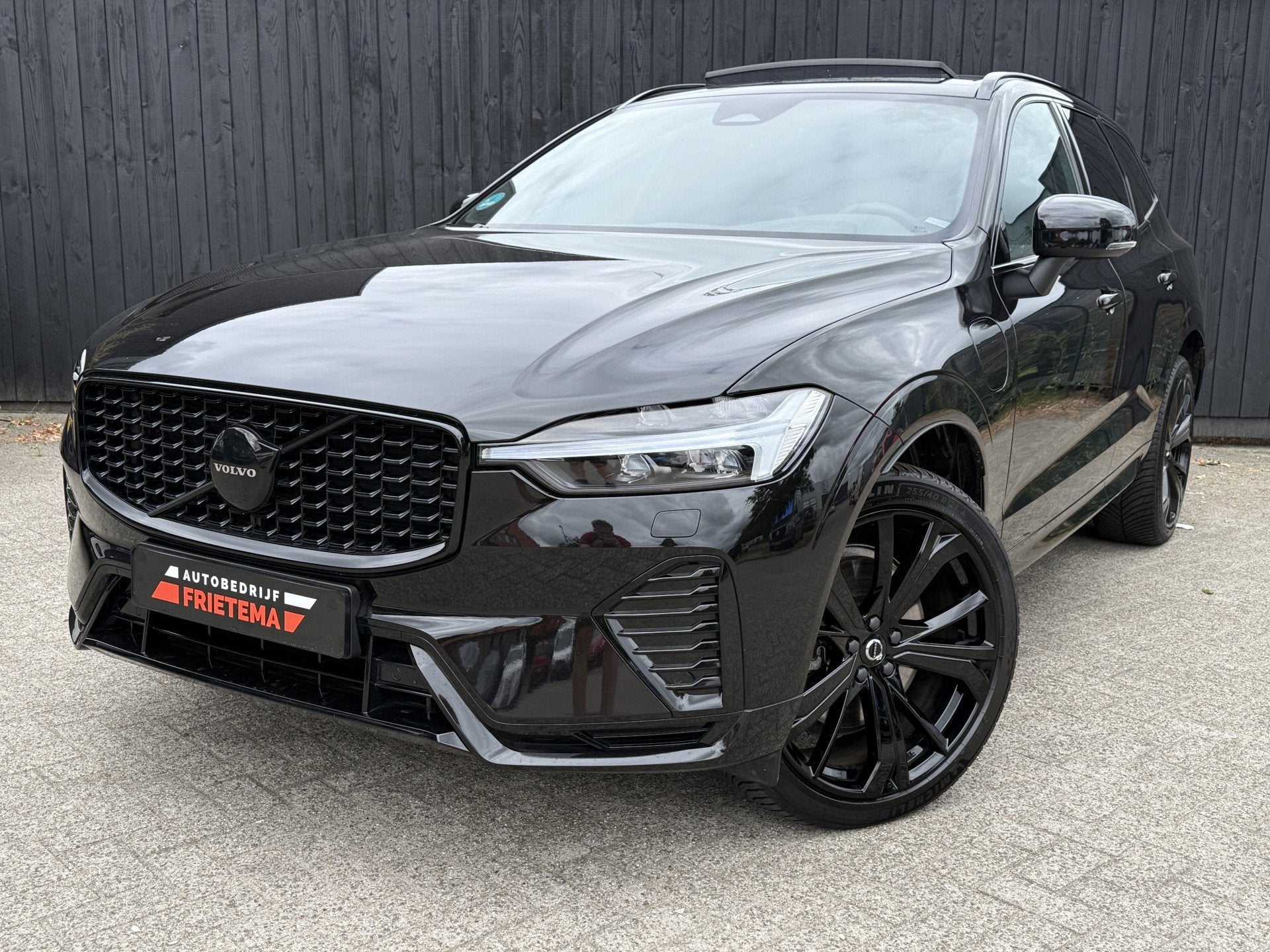 Volvo XC60 2.0 T6 Plug-in hybrid AWD Plus Black Edition, Auto's, Volvo, Automaat, 12 maanden, Gebruikt, 4 cilinders