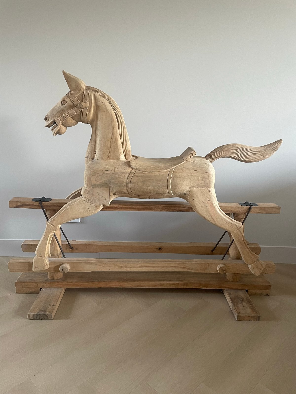 Houten schommelpaard - Handgemaakt, Ophalen, Zo goed als nieuw, Jongen of Meisje