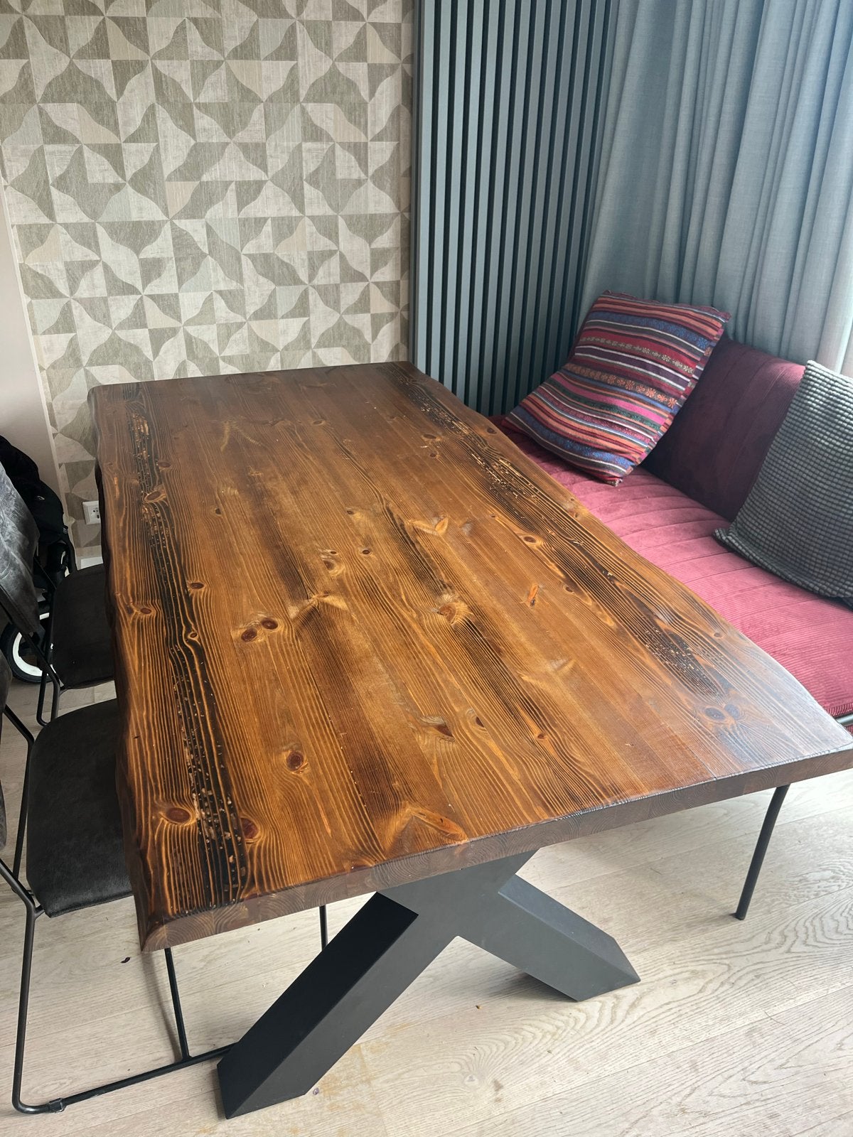 Robuuste houten eettafel 180 met stalen X-onderstel, Ophalen, Gebruikt, 50 tot 100 cm, Vijf personen of meer
