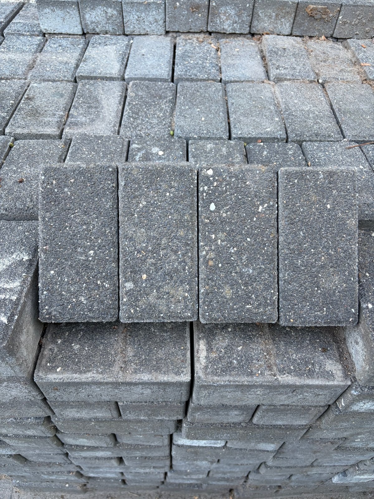 !Gratis! Betonklinkers 10x21x8 cm - ca. 33M2, Gebruikt, Klinkers, Ophalen of Verzenden, 10 m² of meer