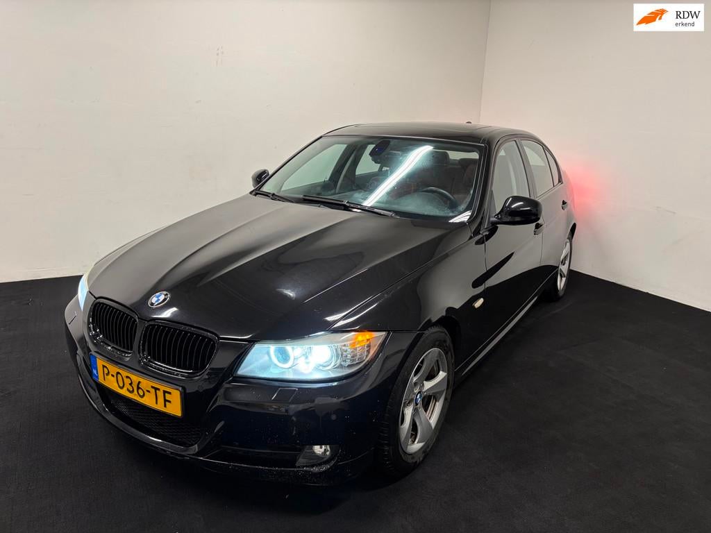 BMW 3-serie 318d | AUT Airco Navi Leer Pano, Auto's, Automaat, Achterwielaandrijving, Zwart, Leder