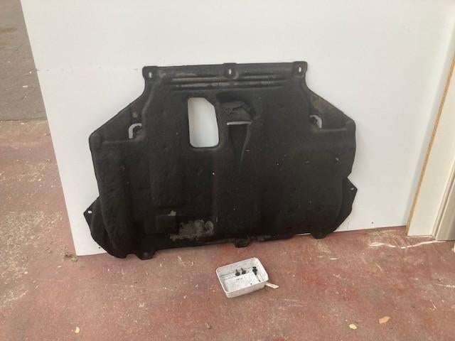 Bodemplaat Ford Transit Connect Model vanaf 2013, Ophalen, Gebruikt, Voor, Ford
