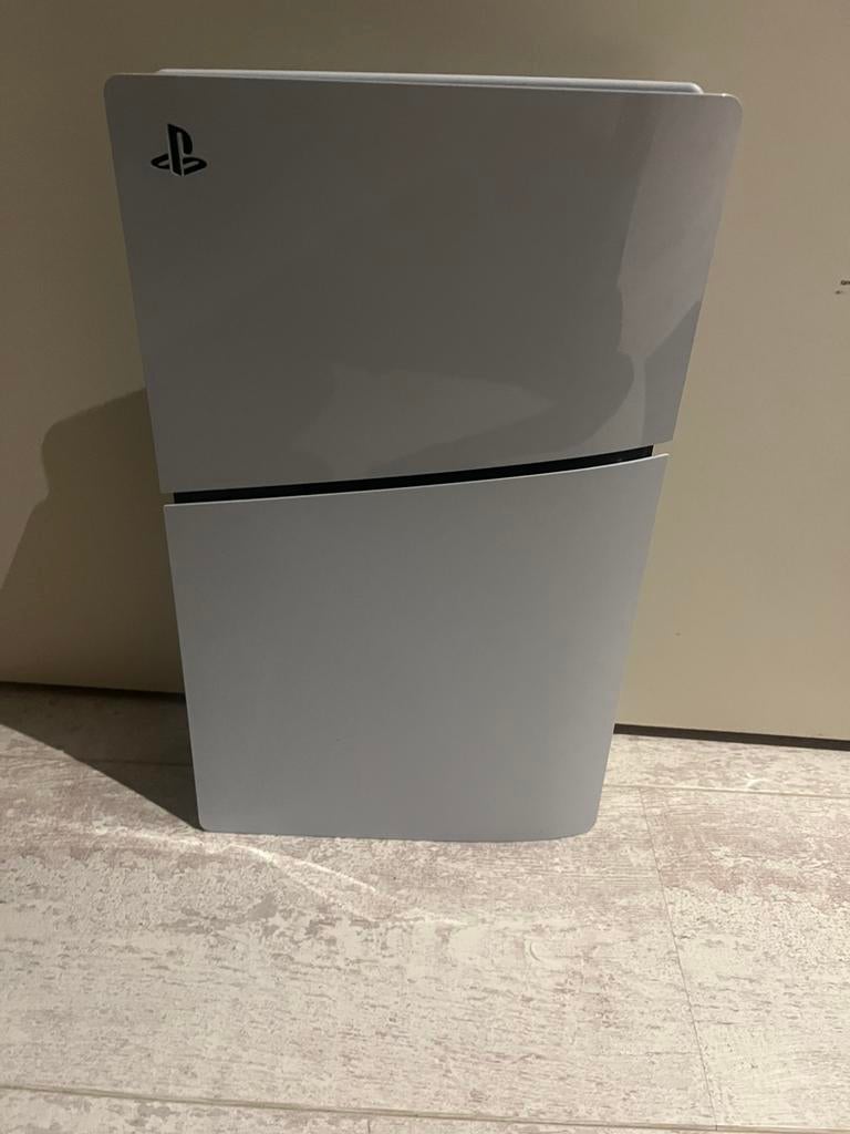 Ps5 met controller en monitor, 40 liter of meer, Ophalen of Verzenden, Zo goed als nieuw, Minder dan 50 cm