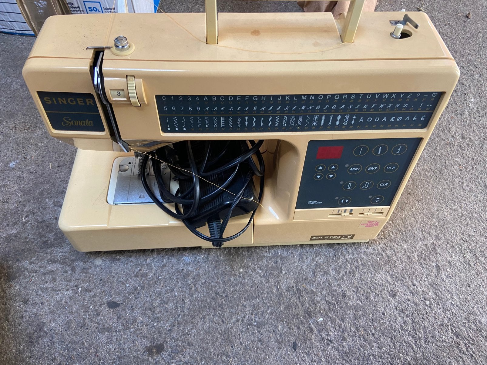Singer Naaimachine 2210 met voetpedaal en hoes, Ophalen, Gebruikt, Naaimachine, Singer