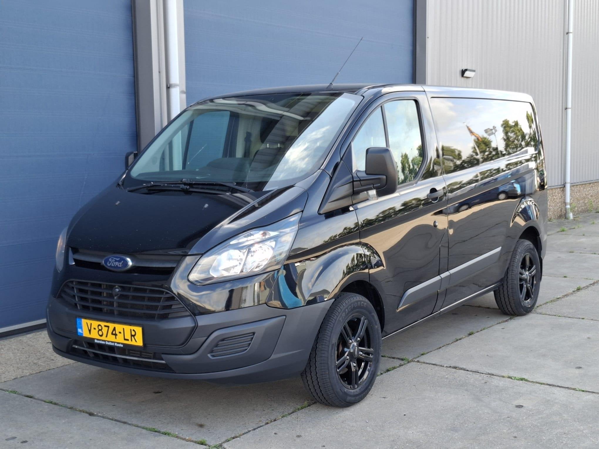Ford Transit Custom 270 2.0 TDCI L1H1 Economy Edition AIRCO, Voorwielaandrijving, Stof, 4 cilinders, Zwart