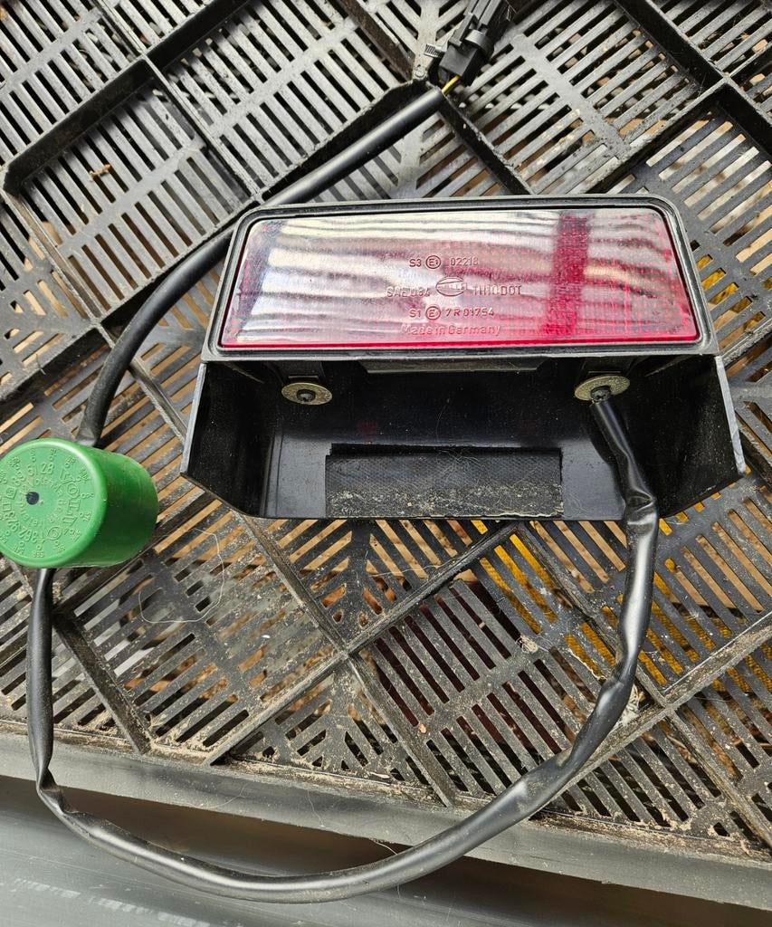 Volvo 740 940 960 Estate 3e remlicht met lampfailurerelay, Ophalen of Verzenden, Volvo