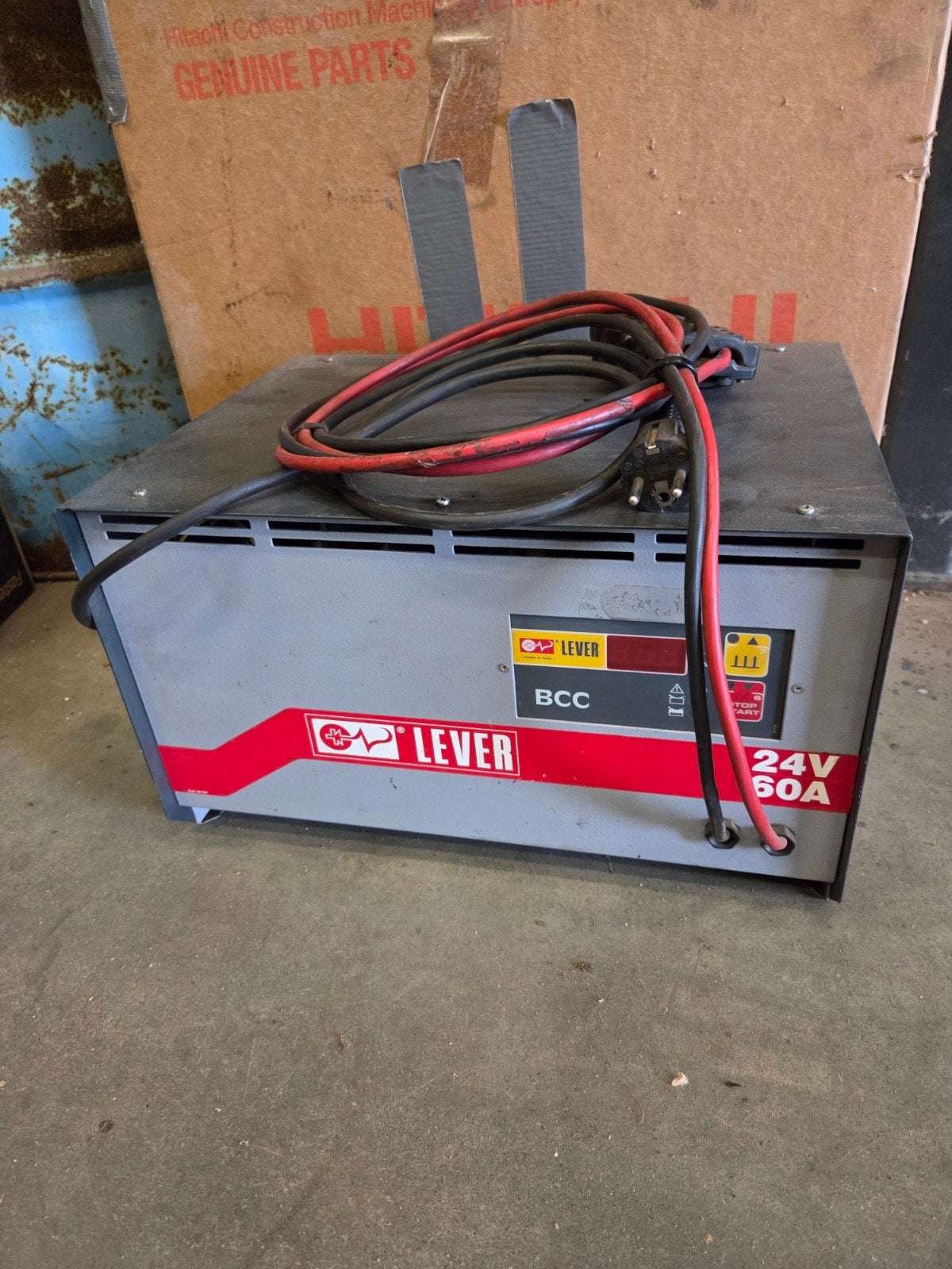 accu lader 24v 60ah, Ophalen