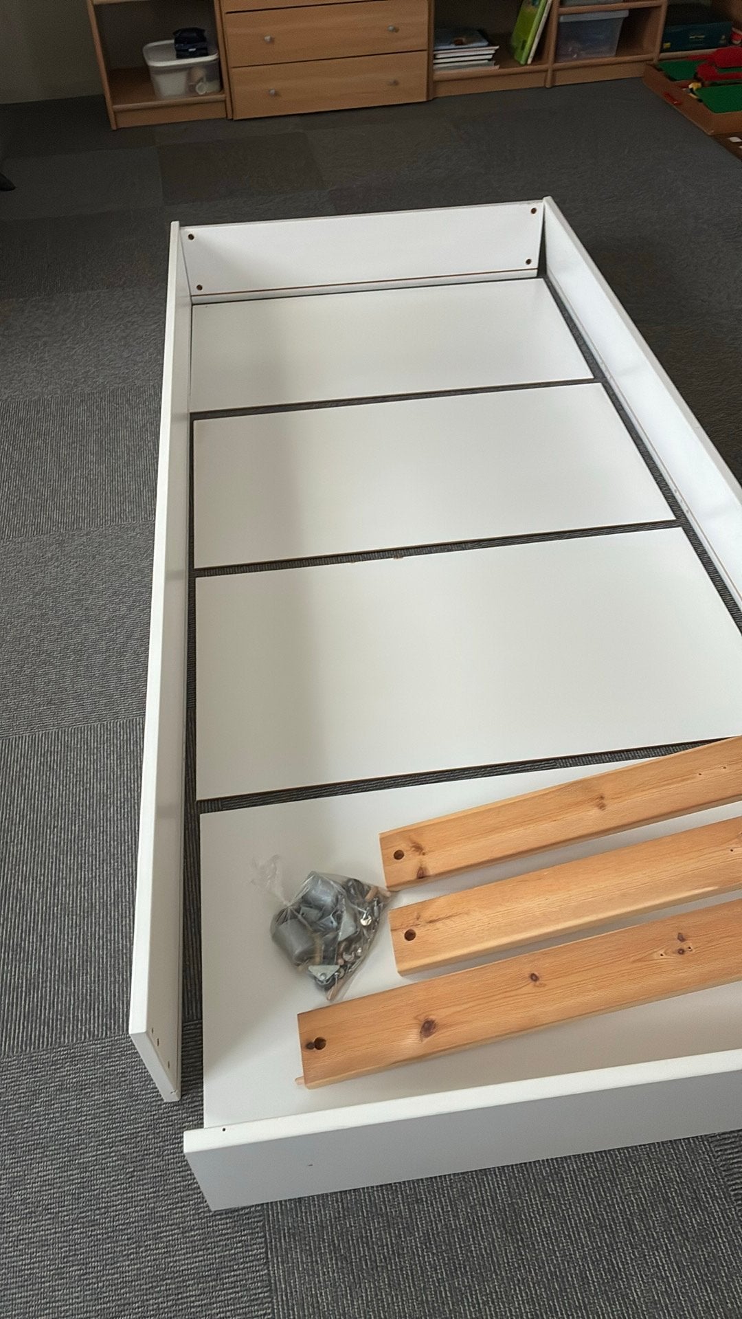 Bedlade. LIFETIME. Onderschuif bed. COMPLEET., Ophalen, 90 cm, Eenpersoons, Zo goed als nieuw