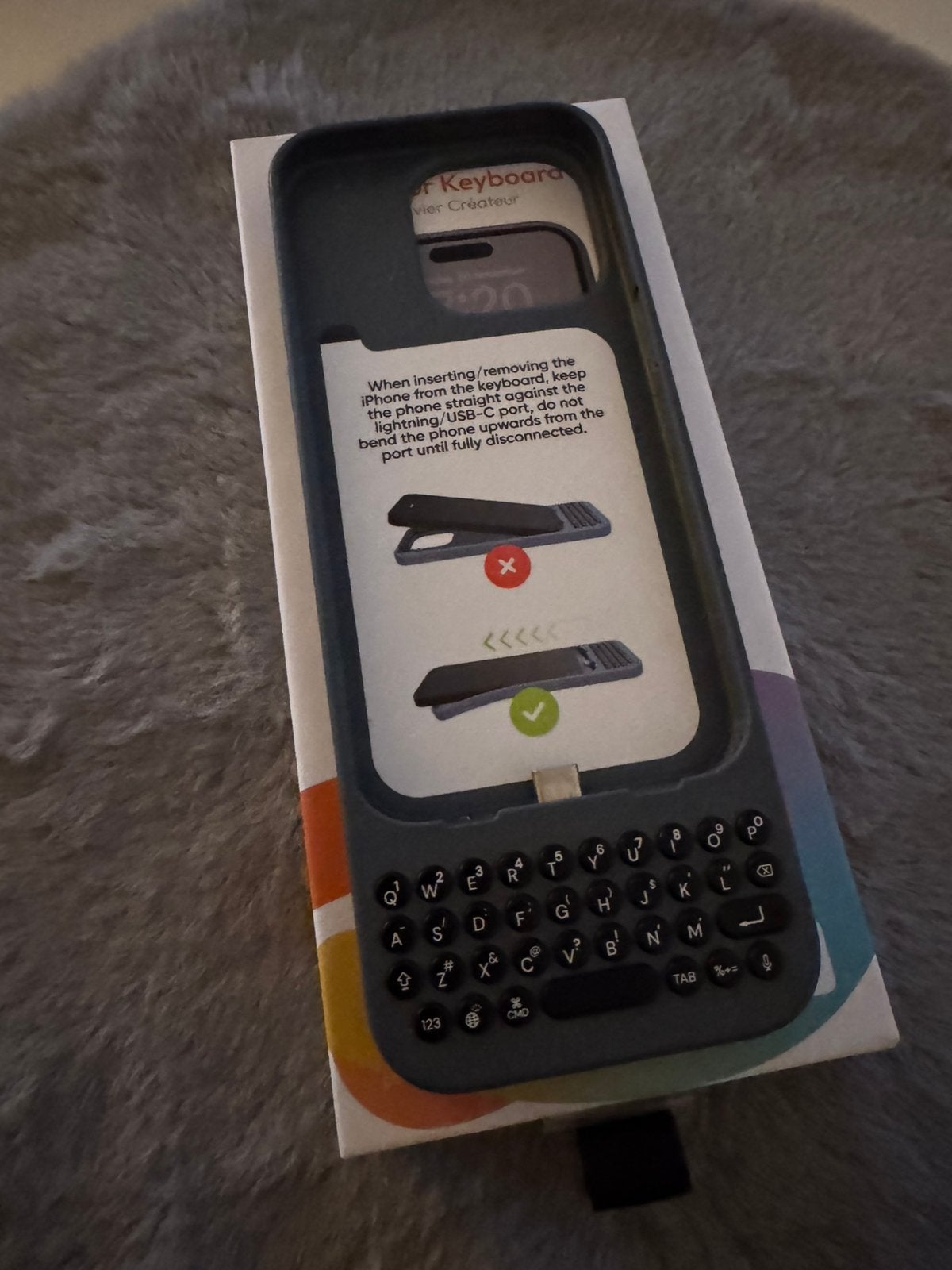Clicks Keyboard Case for iPhone 15 Pro—Founders Edition Grey, Ophalen of Verzenden, Zo goed als nieuw