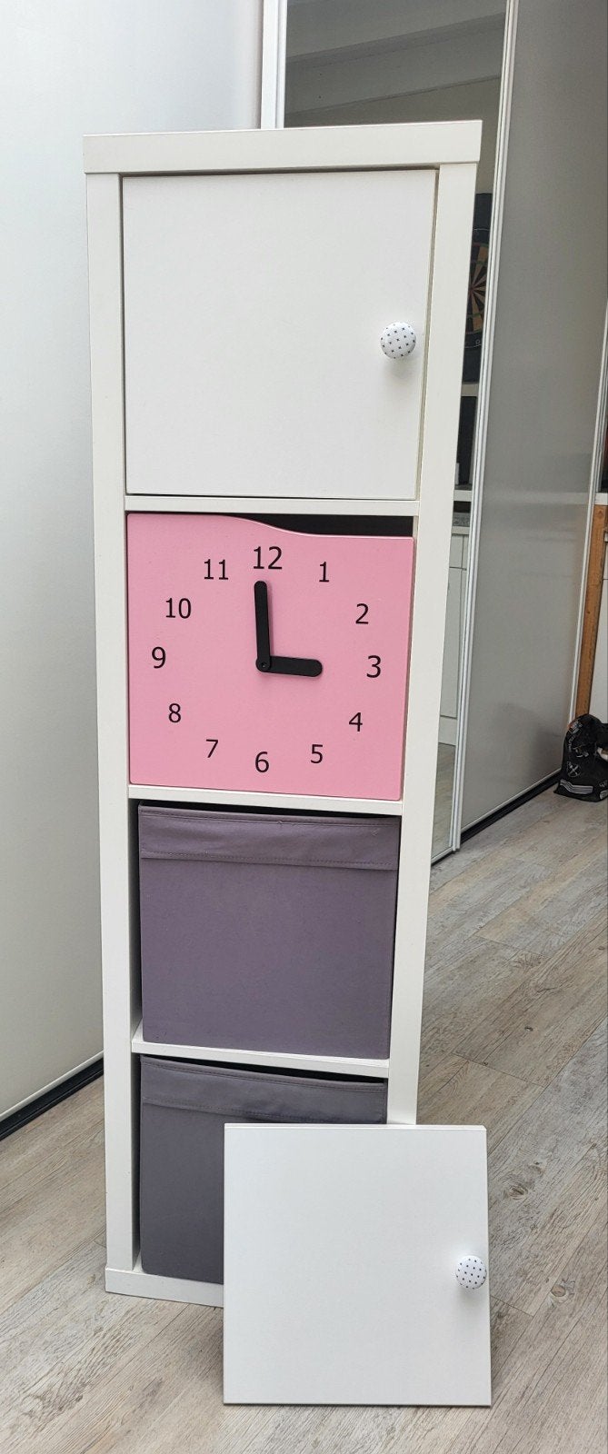 Witte Kallax kast met 2 deurtjes en 2 bakken, Ophalen, Zo goed als nieuw