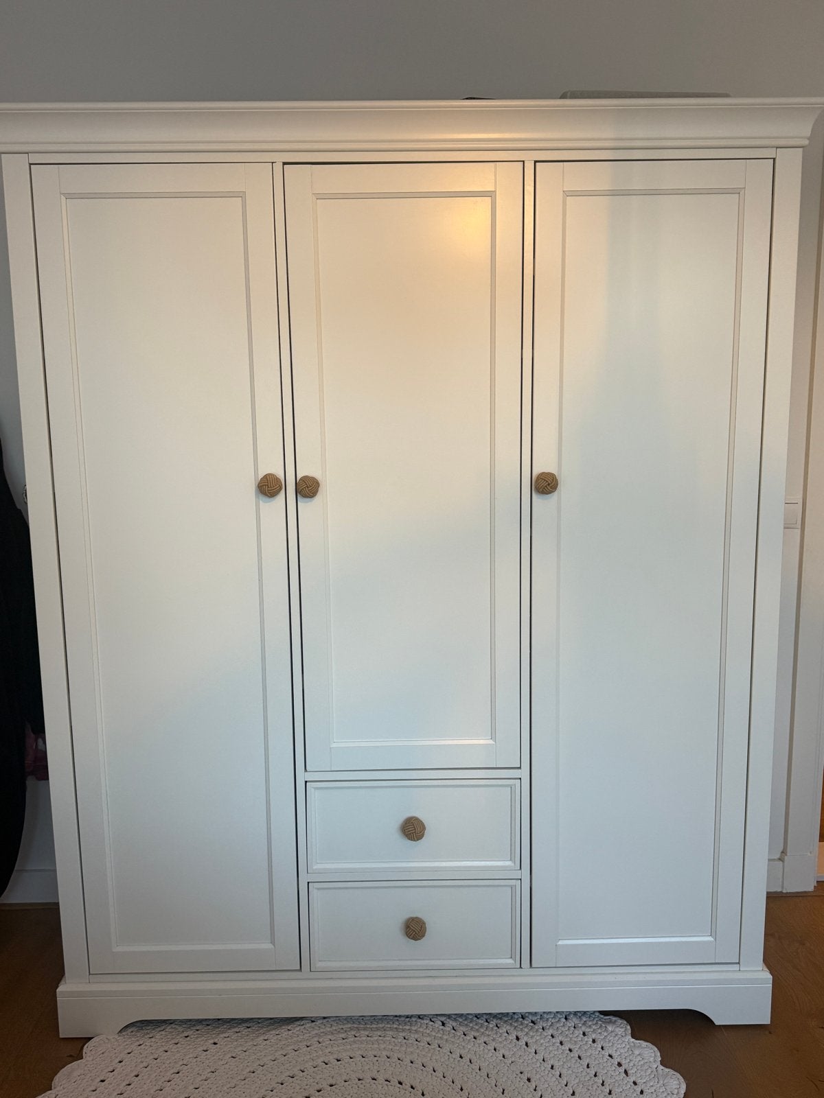 Witte kledingkast met 3 deuren en 2 lades / Kidsmill Chateau