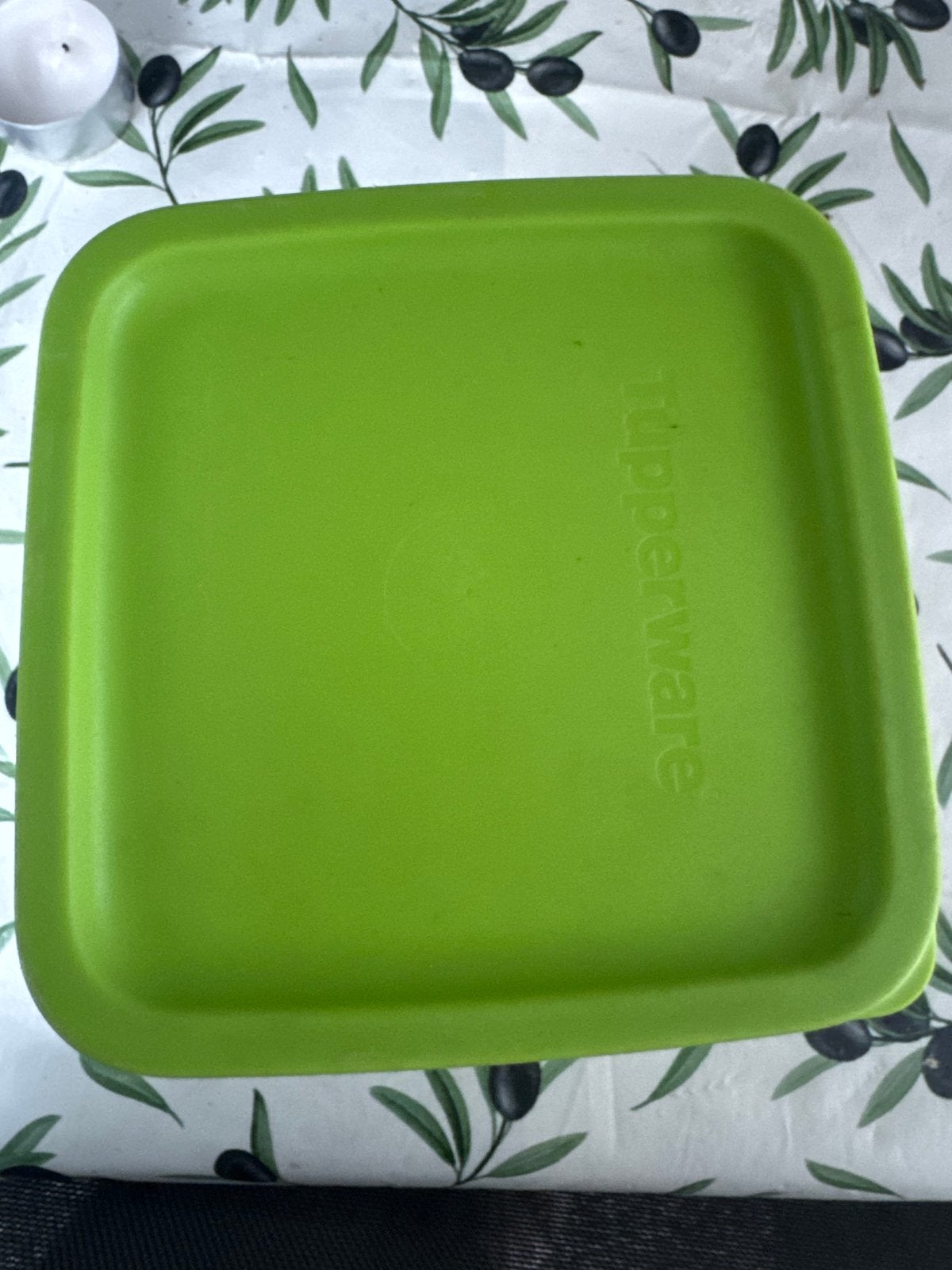 Tupperware bewaardoos 2.2L groen, Gebruikt, Bewaardoos, Luchtdicht, Ophalen of Verzenden