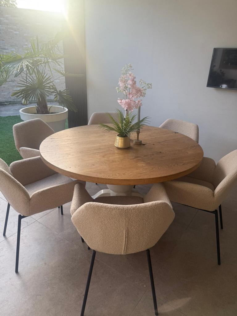 Massief eiken ronde eettafel 145 cm, Huis en Inrichting, Tafels | Eettafels, Ophalen, Gebruikt, 100 tot 150 cm, Vijf personen of meer