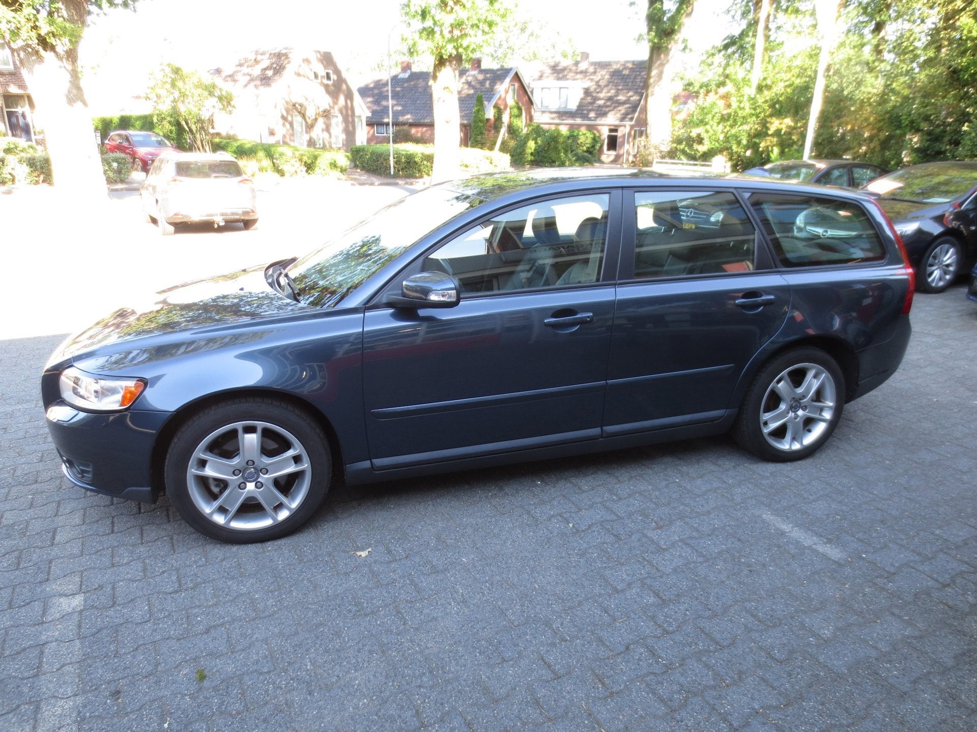 Volvo V50 2.4i Edition II, Voorwielaandrijving, Gebruikt, Zwart, 700 kg