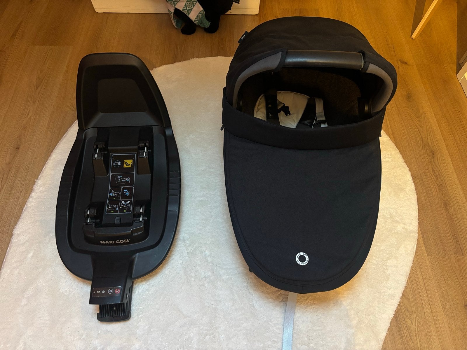 Maxi Cosi Jade reiswieg met FamilyFix3 isofix base, Slaapstand, Zo goed als nieuw, Isofix, Maxi-Cosi