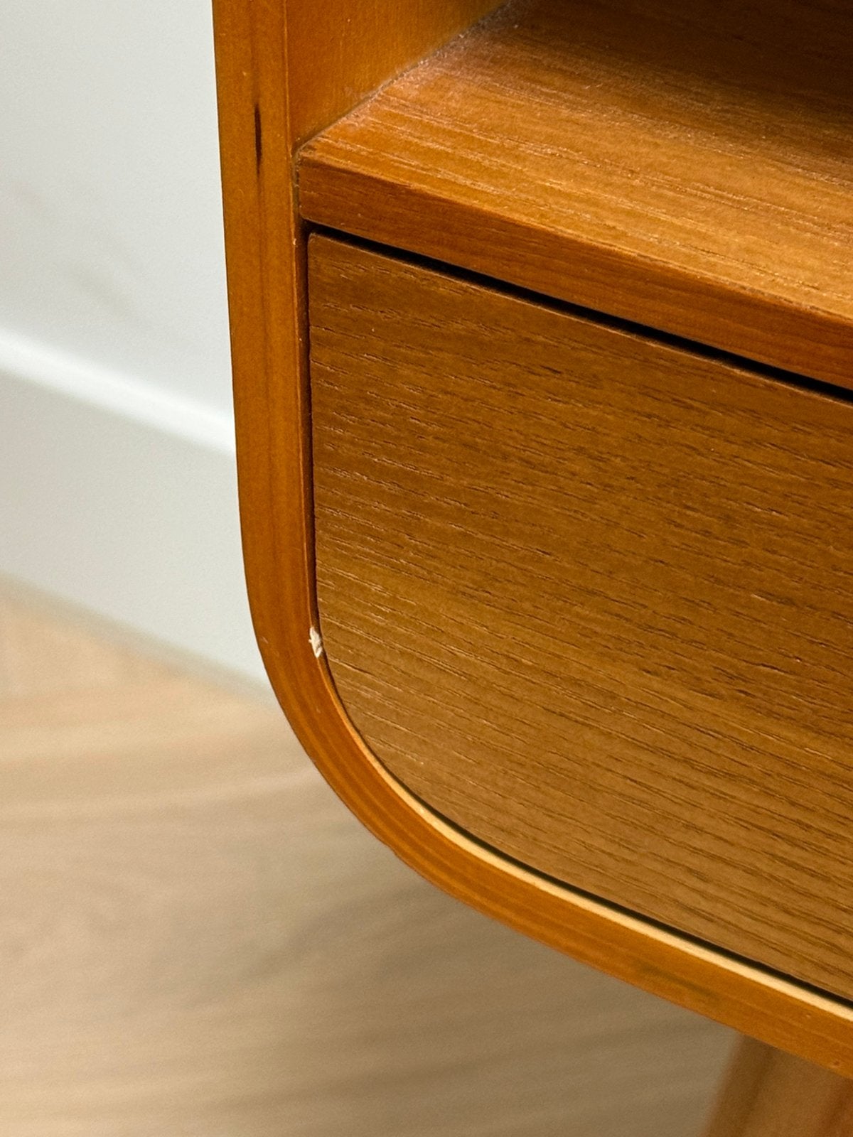 Foto 10 van WOOOD Nils Nightstand / Side Table