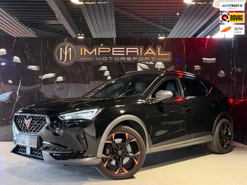 Cupra Formentor 2.0 TSI 4DRIVE Pano|Beats|CAM|Trekhaak|KEYL|, Auto's, Cupra, Automaat, Zwart, 4 cilinders, Zwart