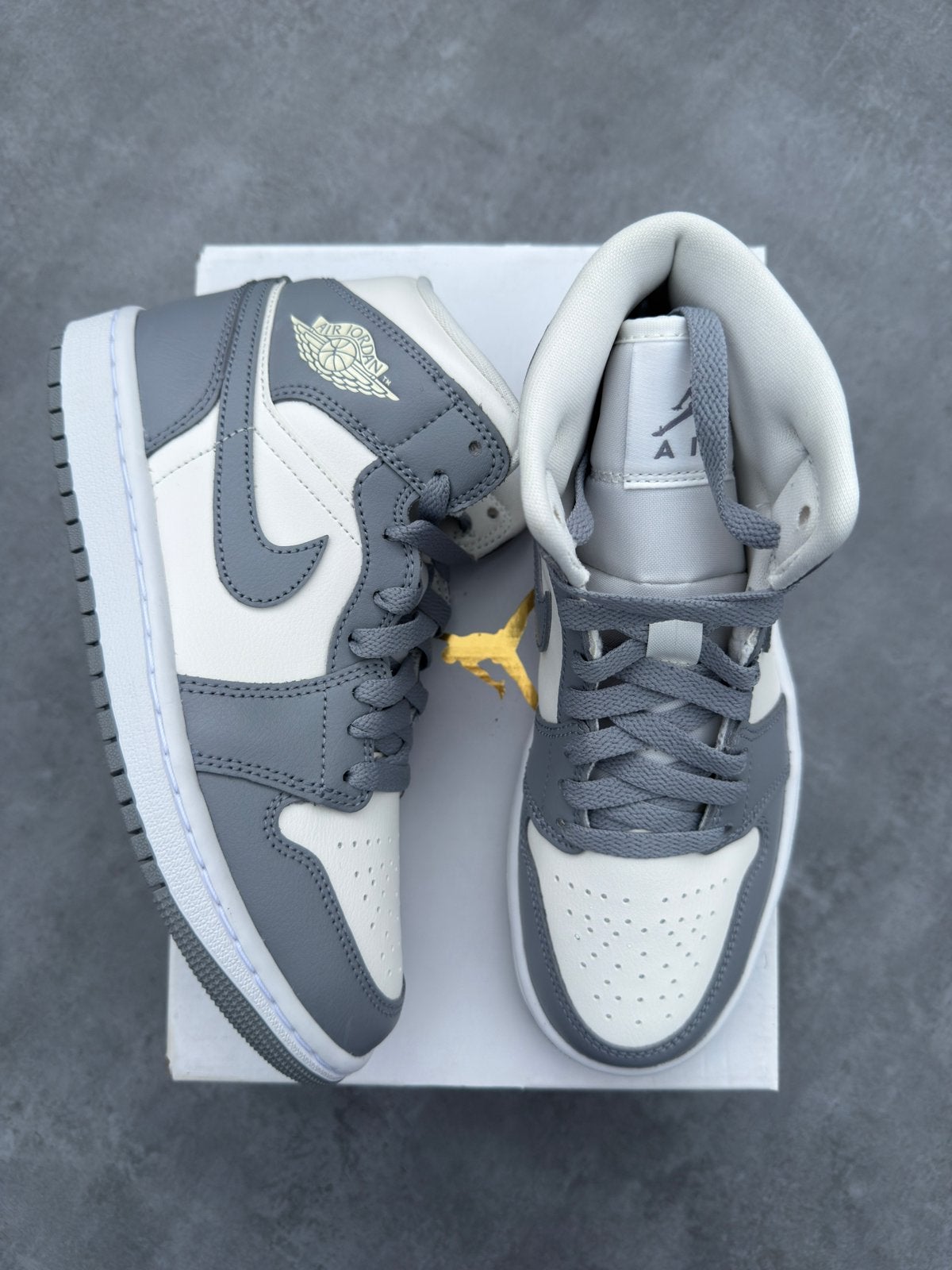Air Jordan 1 Mid Stealth - Maat 36.5, --, Nieuw, Ophalen of Verzenden, Sneakers of Gympen