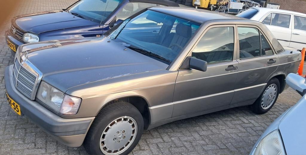 Mercedes 190 zie omschrijving, Ophalen