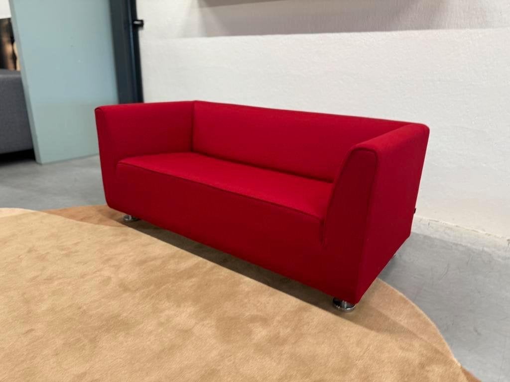 Nieuw Gelderland 4800 2 zits bank rood stof design 160, 150 tot 200 cm, Ophalen of Verzenden, Rechte bank, Info@gelderlanddesign.com