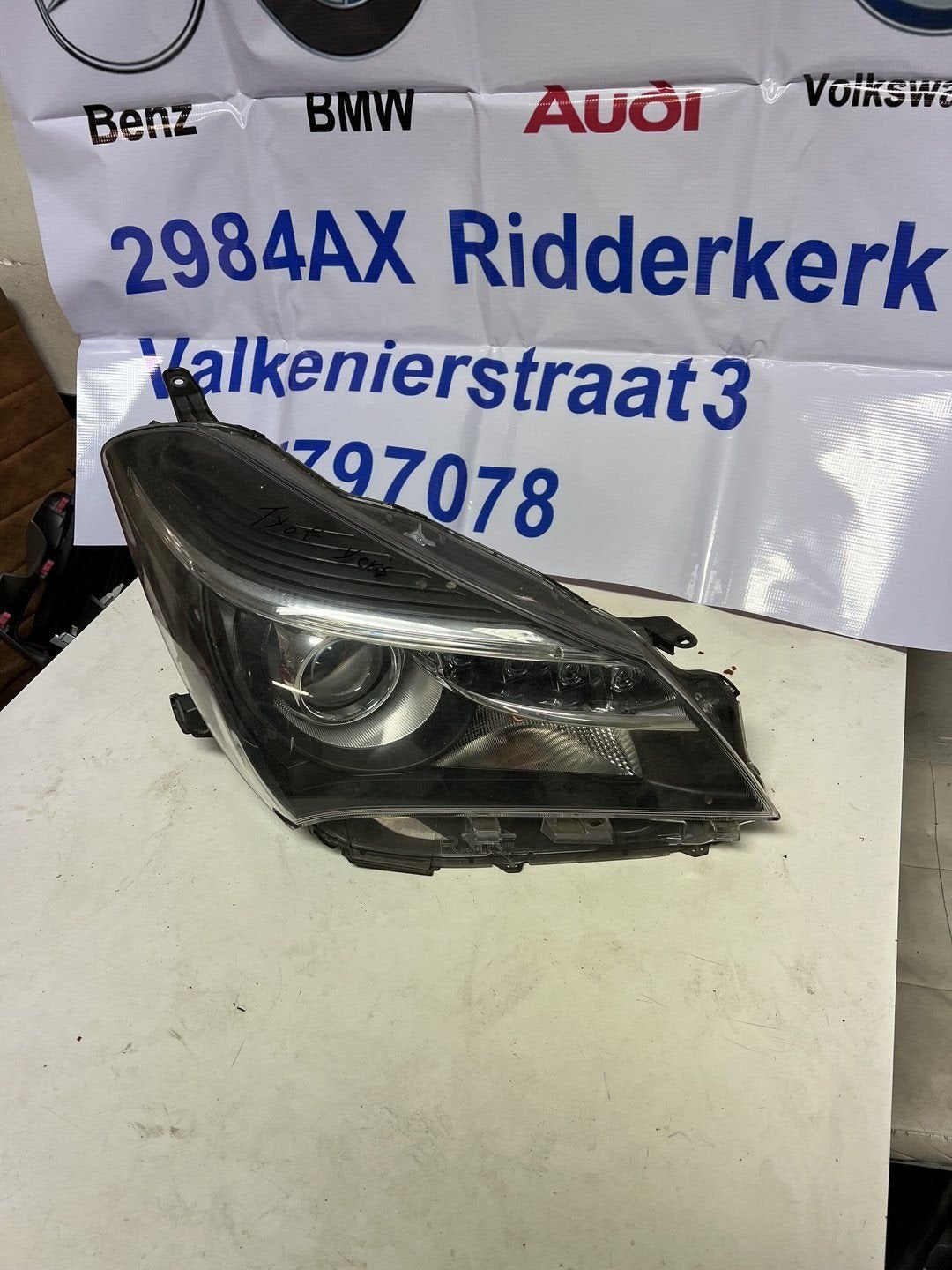 Toyota yaris koplamp rechts, Gebruikt, -, -, Ophalen of Verzenden