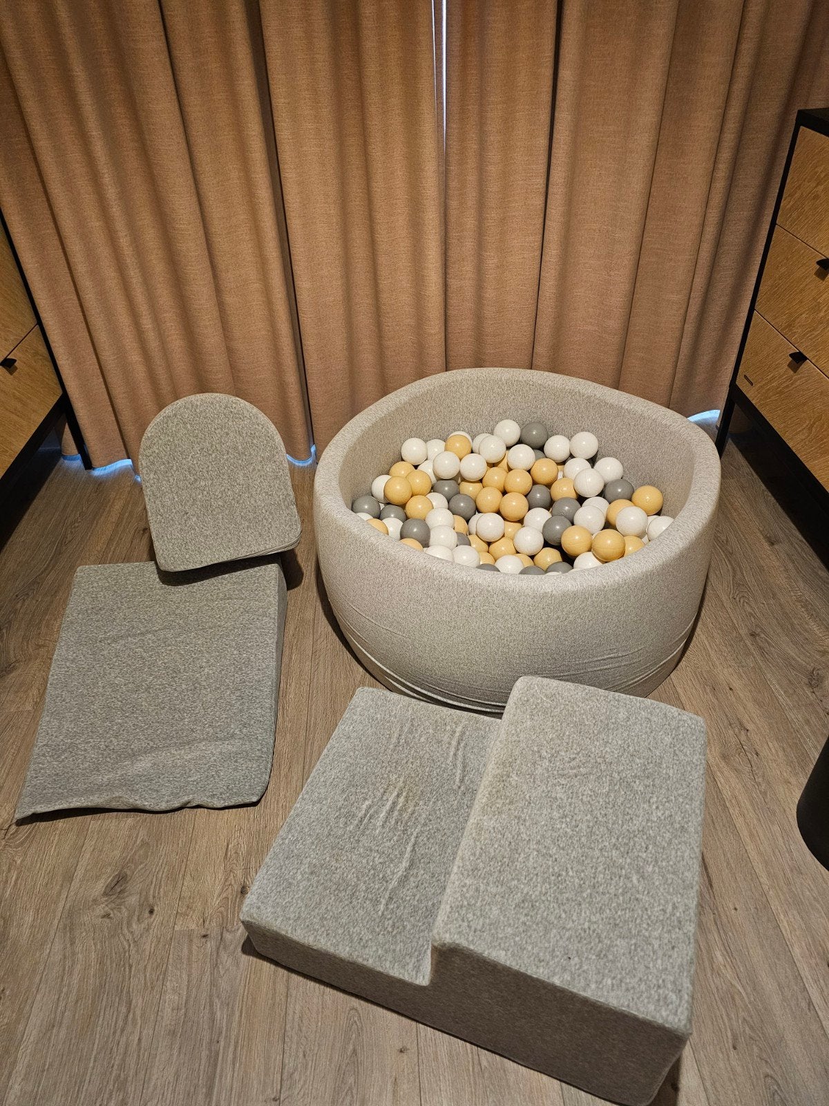 MeowBaby Softplay set – ballenbak 90x30 + 3 elementen, Kinderen en Baby's, Speelgoed | Overig, Ophalen, Zo goed als nieuw, Jongen of Meisje