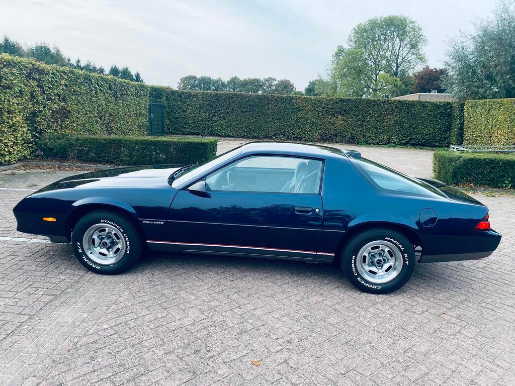 Uitzonderlijk nette Chevrolet Camaro 2.8 Z28e AUT 1987 Blauw, Auto's, Automaat, Camaro, Blauw, 1438 kg