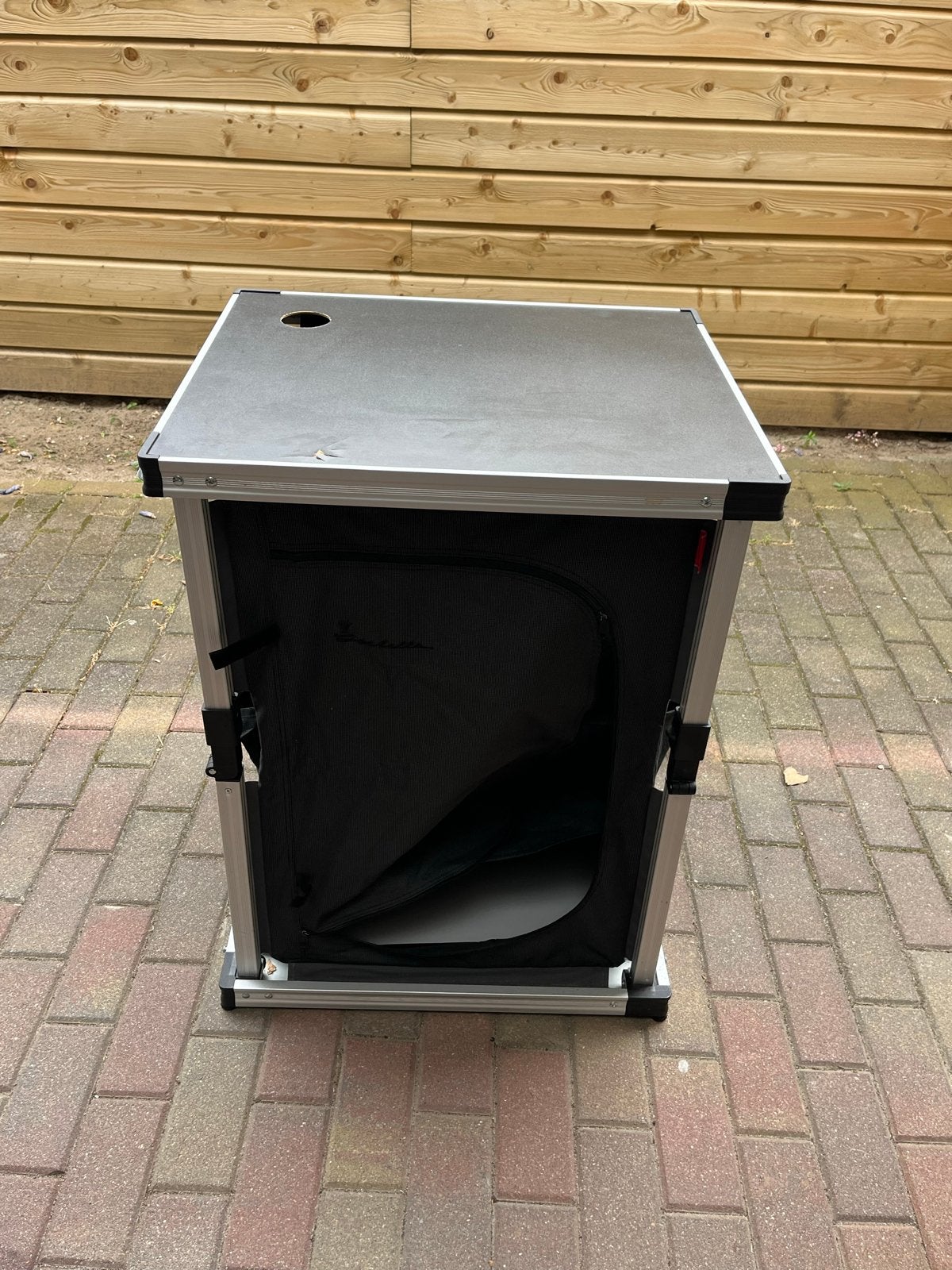 Isabella - Opvouwbare Campingkast / Keukenkast met Draagtas, Caravans en Kamperen, Kampeeraccessoires, Gebruikt, Ophalen