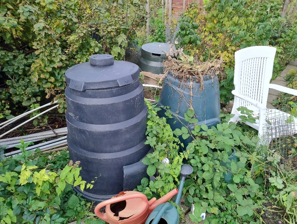 Spullen voor de moestuin / fruitbomen / aardbeienplanten, Ophalen, Gebruikt