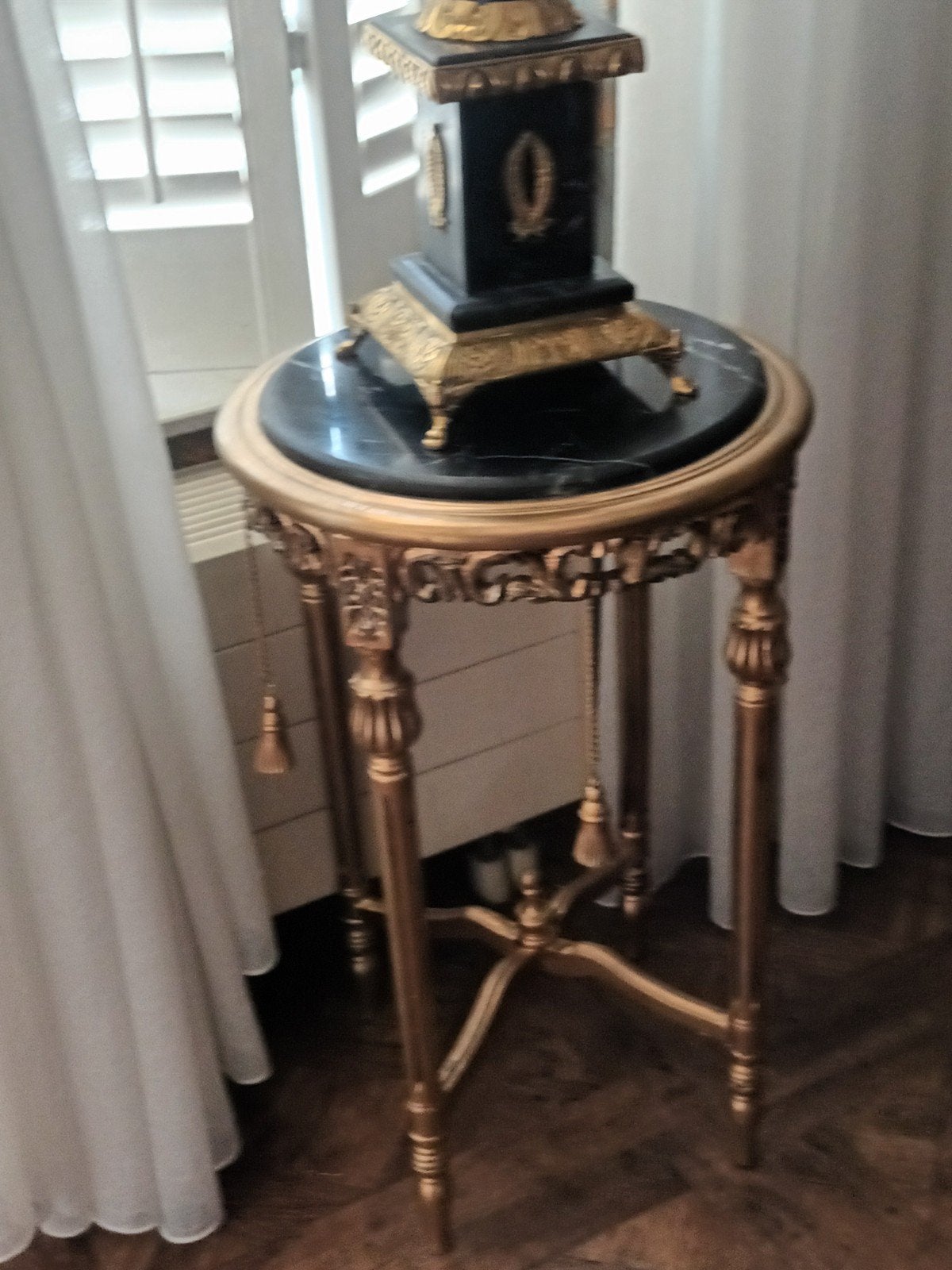 Empire  marmere kandelaar, Ophalen, Koper of Brons