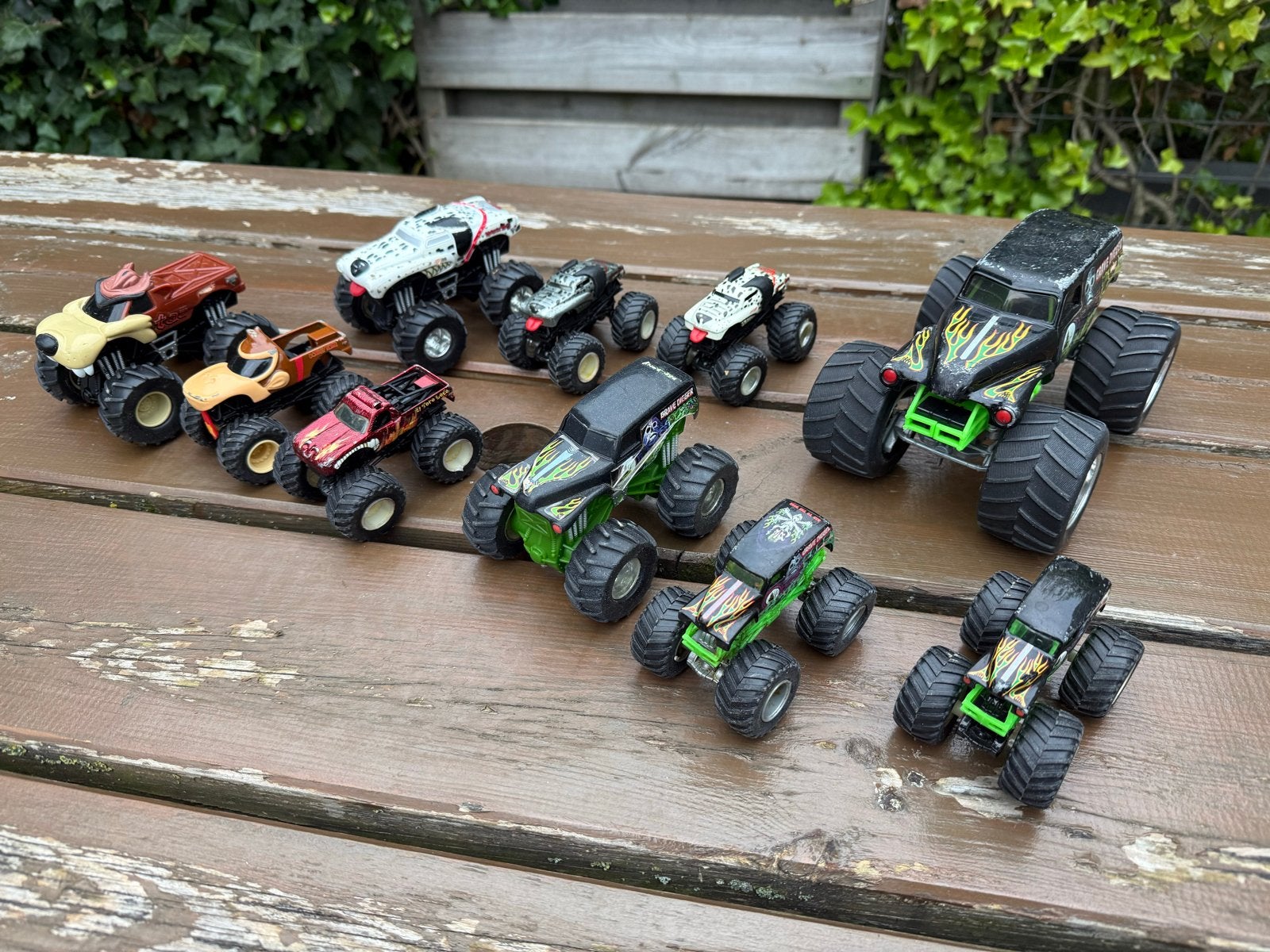 Grote collectie Monster Jam trucks (10 stuks), Kinderen en Baby's, Speelgoed | Speelgoedvoertuigen, Ophalen of Verzenden, Gebruikt