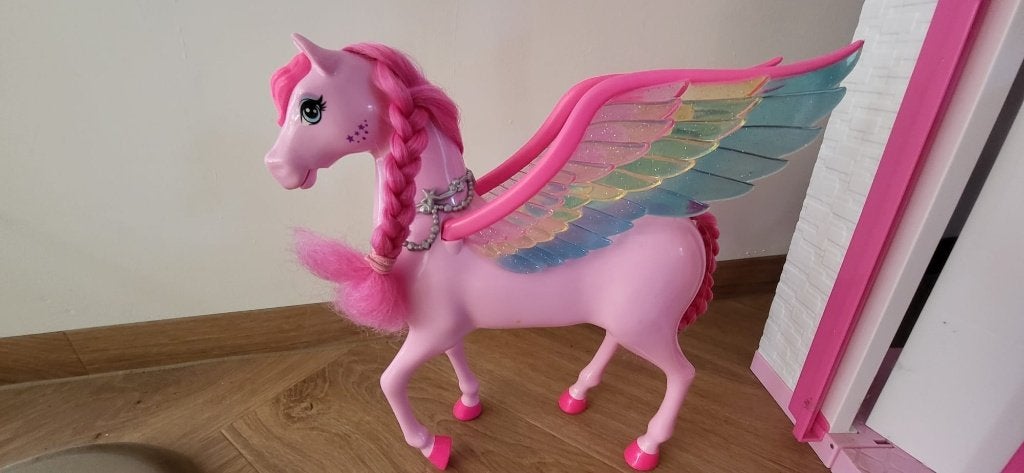 Barbie A Touch of Magic Pegasus in super staat, Ophalen, Zo goed als nieuw, Barbie