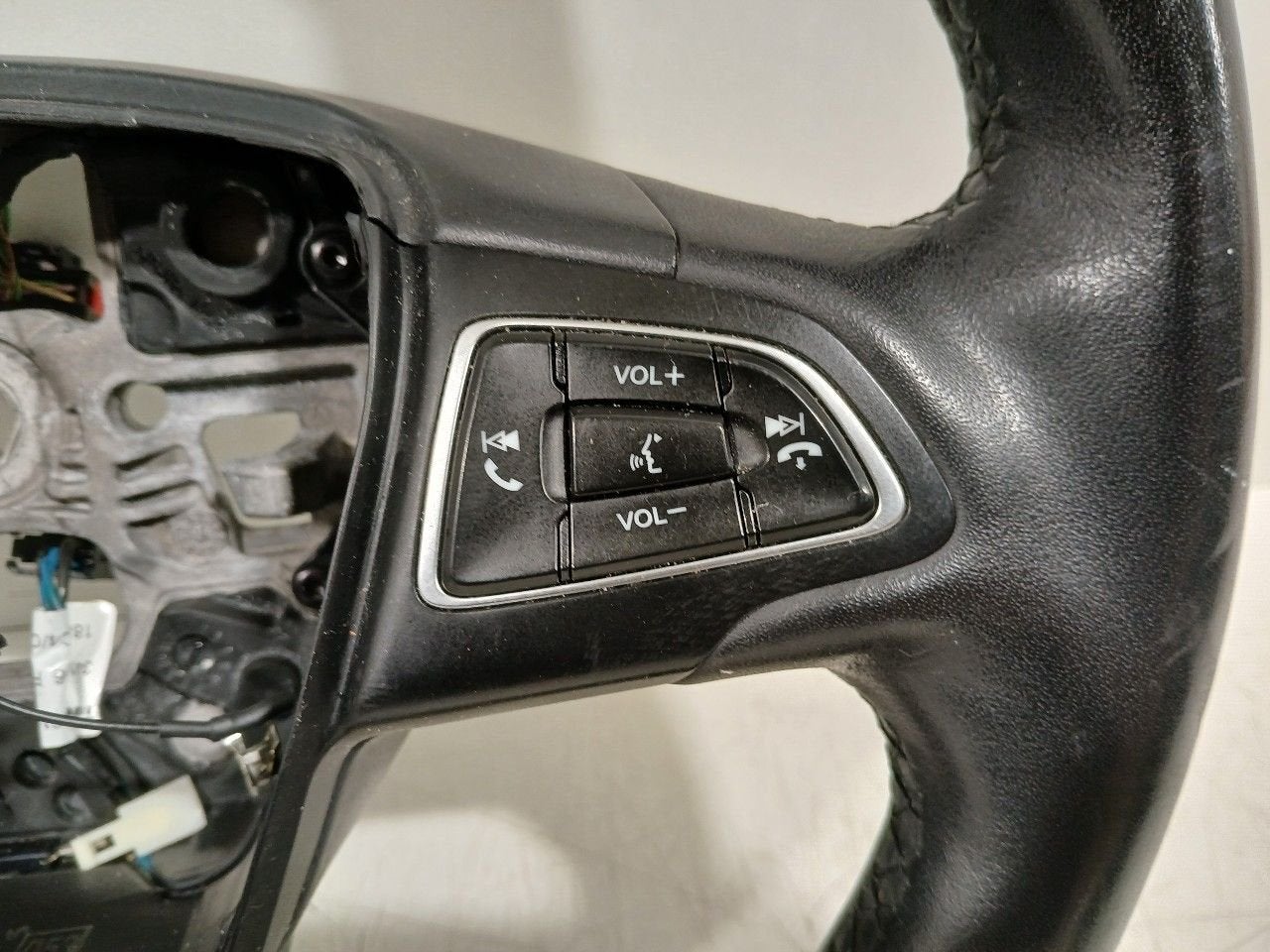 Stuur Ford Focus, Onderdelen@venauto.nl, Van der Ven Autorecycling B.V., Gebruikt, Ettenseweg 76, 4706 PB Roosendaal, The Netherlands