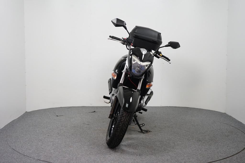 Suzuki GW 250 (bj 2015), Bedrijf, 248 cc, 12 t/m 35 kW, Naked bike