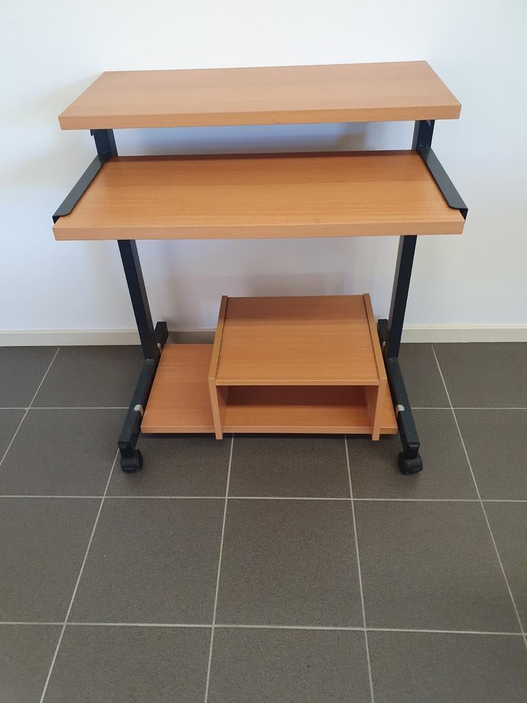 Compact computerbureau met uitschuifbaar toetsenbordblad, Ophalen, Gebruikt, Spaanplaat of MDF, Bruin