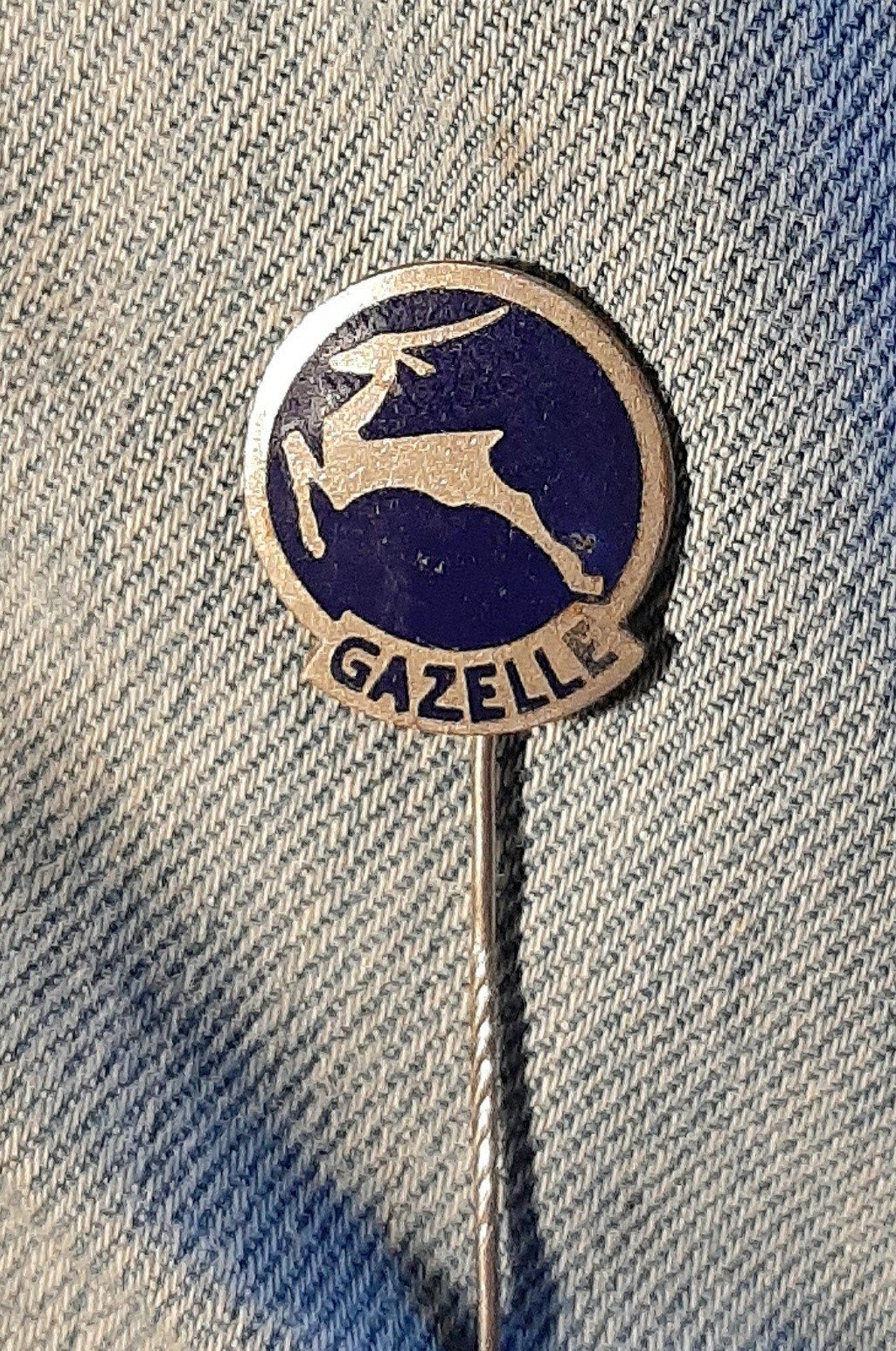 OUDE SPELD VAN GAZELLE FIETSEN, EMAILLE, Verzenden, Gebruikt, Overige onderwerpen