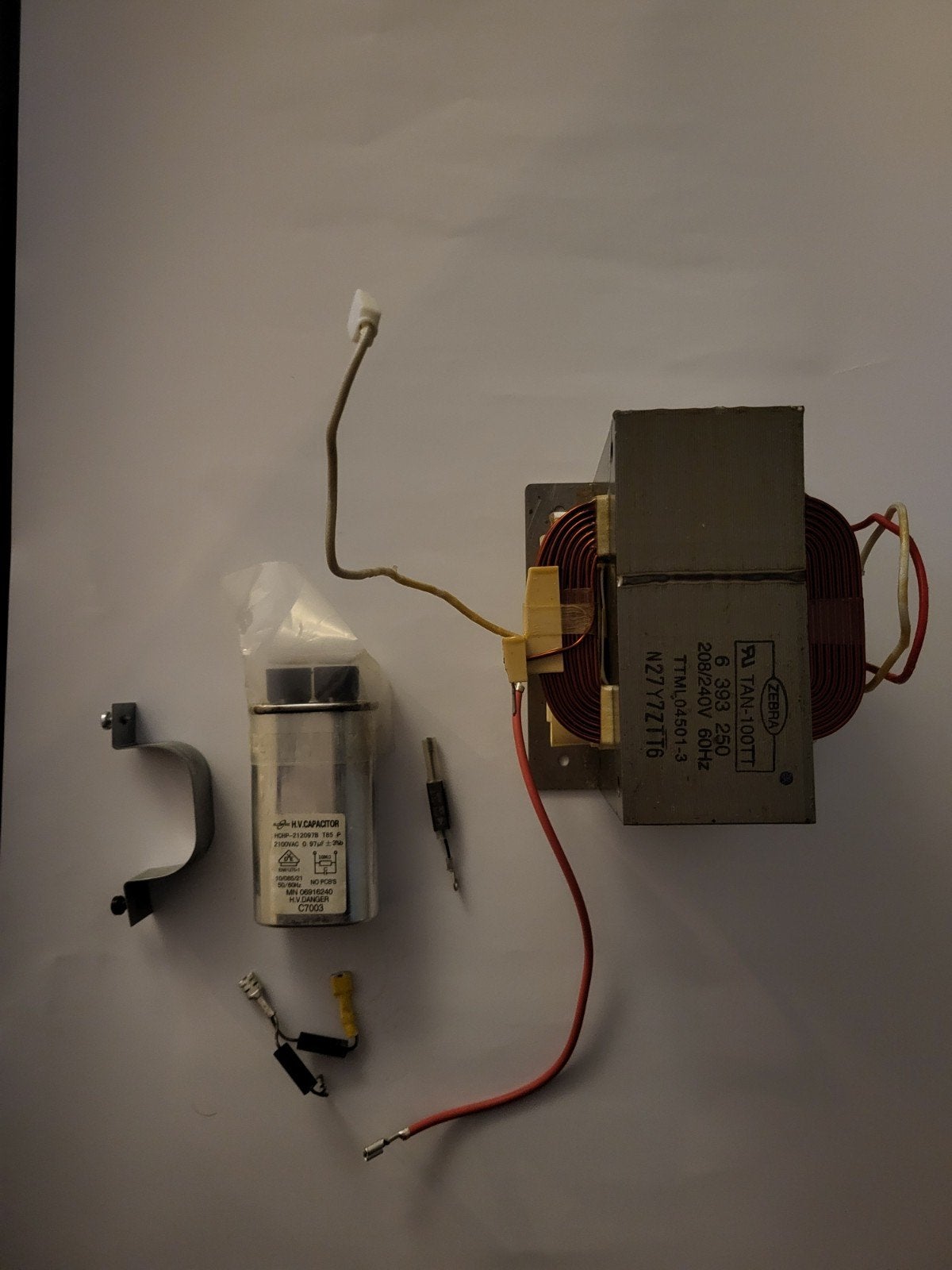 magnetron hoogspannings transformator, condensator en diodes, Ophalen