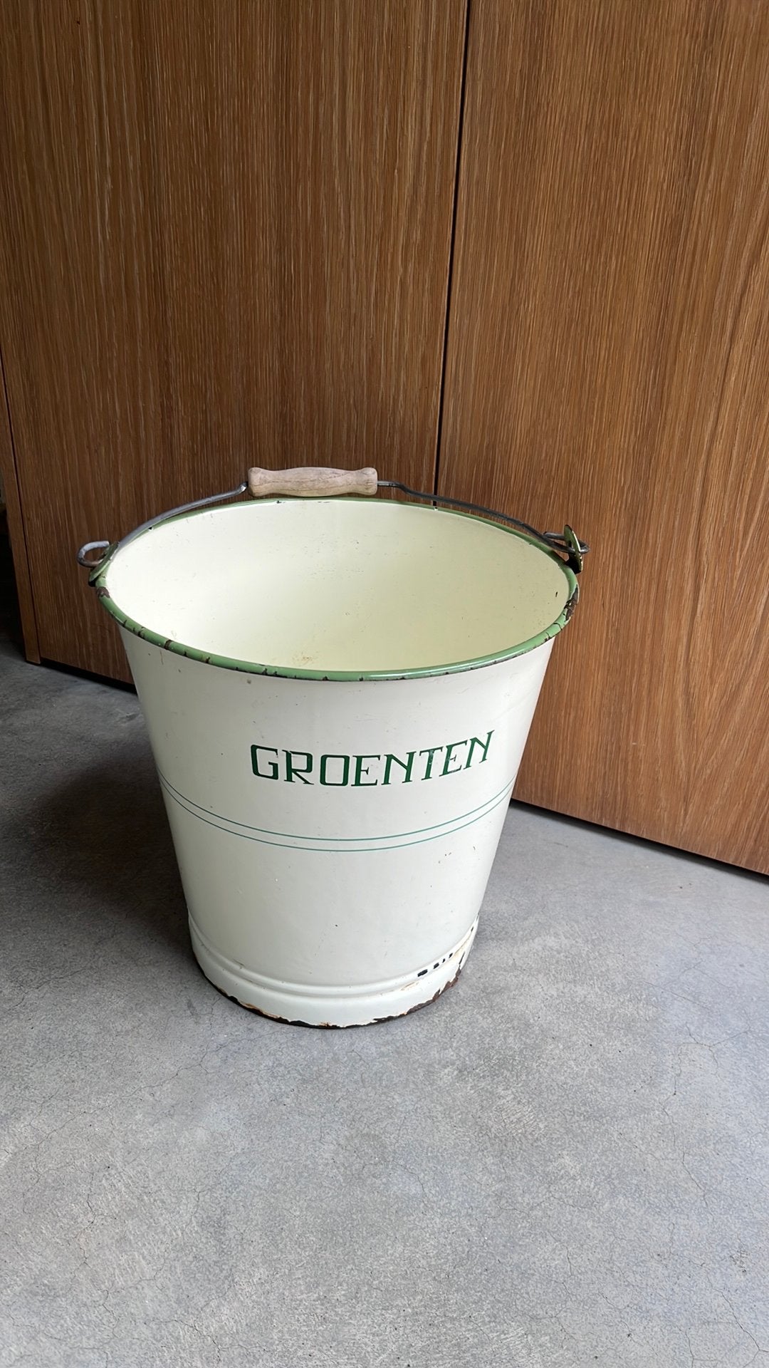 Antieken emmer Groenten, Ophalen