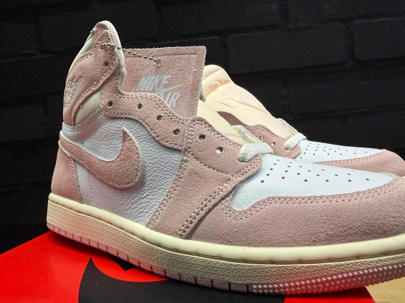 Air Jordan 1 High OG 'Washed Pink' (W) 40, Nieuw, Ophalen of Verzenden, Sneakers of Gympen, Roze