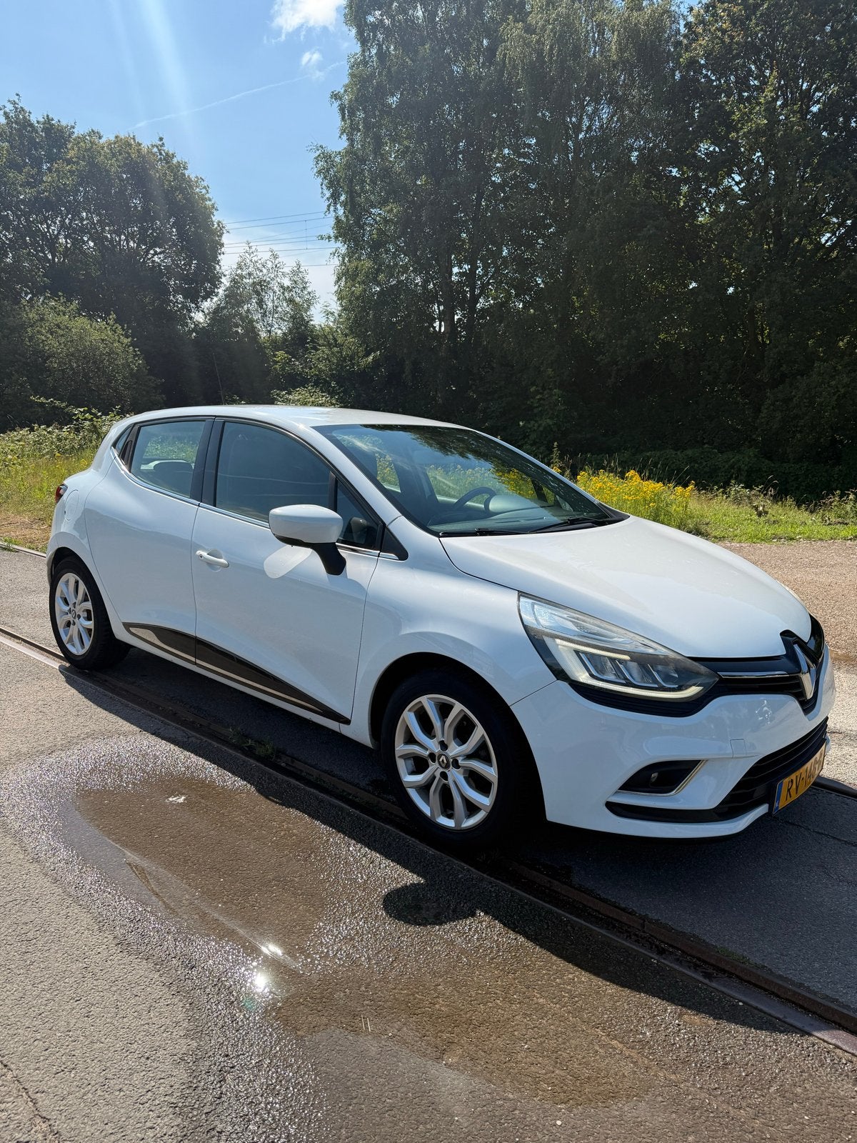 Renault Clio Energy TCe 90pk Eco2 S&S 2017 Wit, Auto's, Renault, 898 cc, 1057 kg, 1200 kg, Handgeschakeld