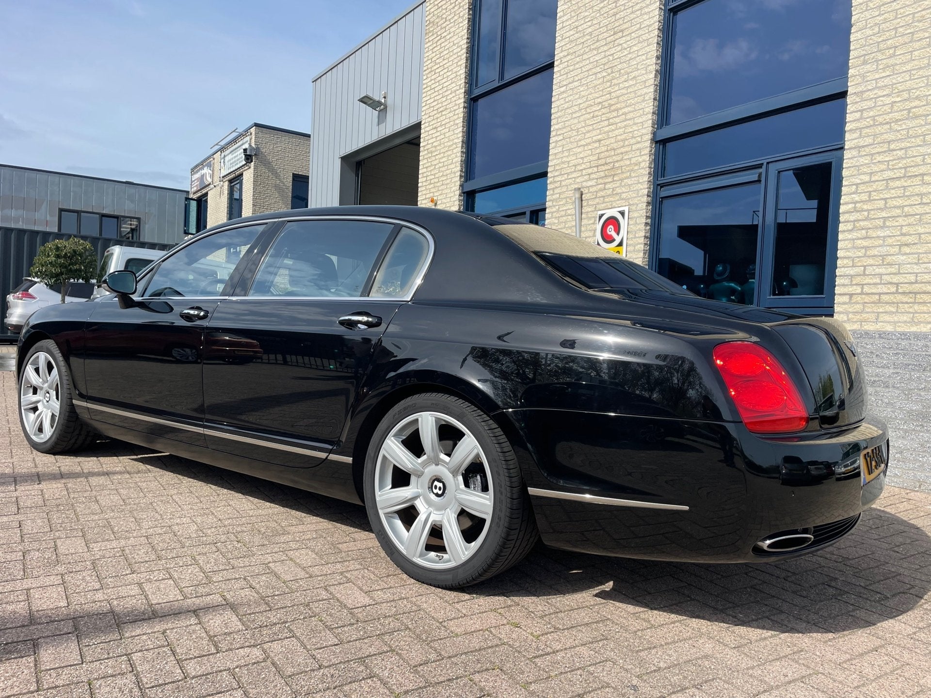 Bentley Continental Flying Spur 6.0 W12- NAP- NL auto, Auto's, Bentley, Automaat, Dealer onderhouden, Gebruikt, 12 cilinders