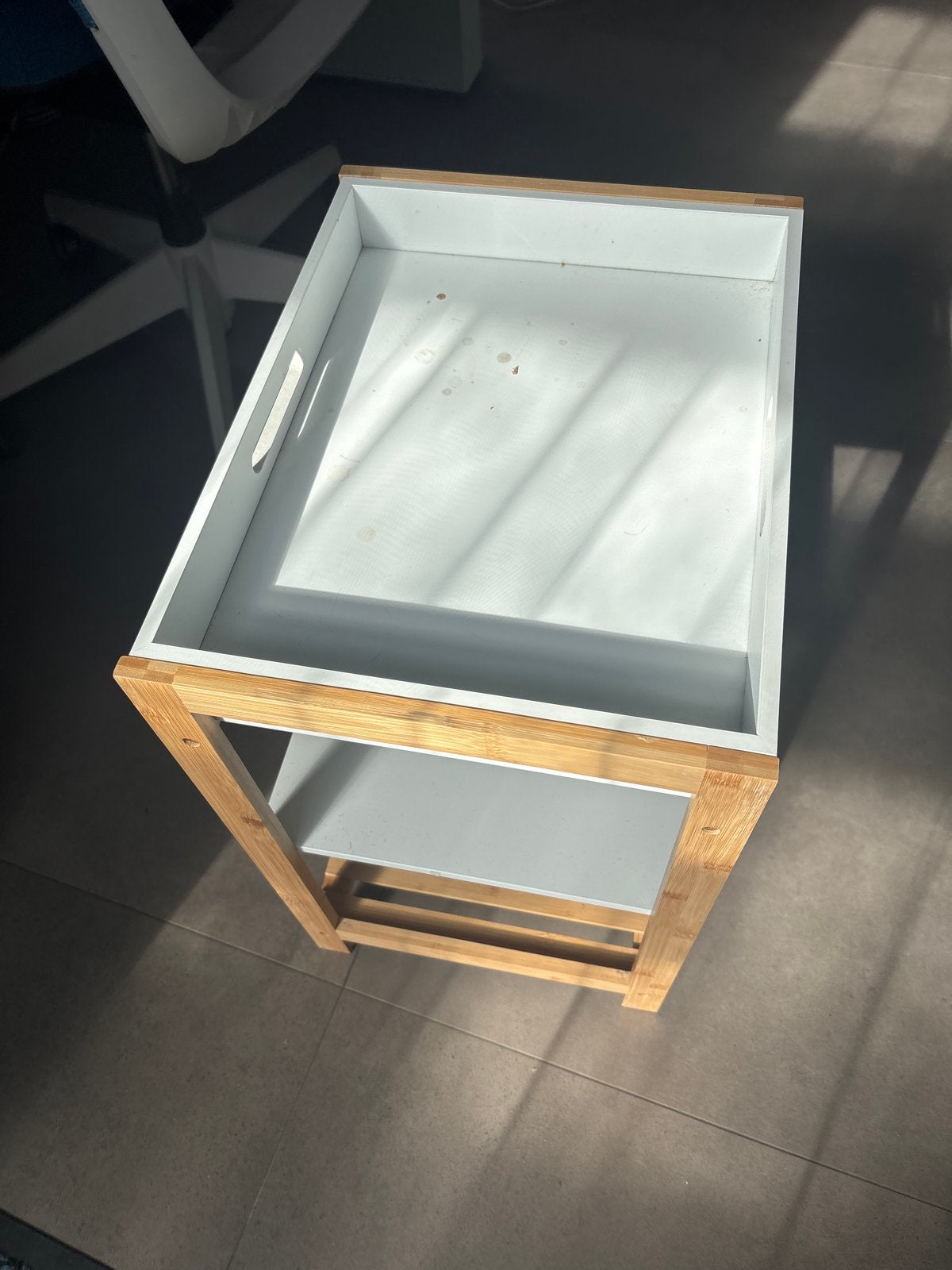 Bijzettafel met bamboe frame en wit blad, Minder dan 55 cm, Gebruikt, Rechthoekig, Hout