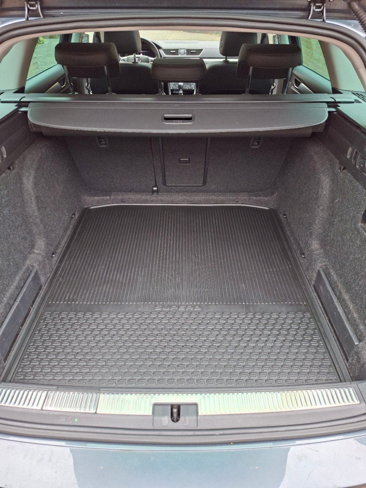Origineel Skoda Superb Combi III kofferbakmat, Ophalen, Zo goed als nieuw