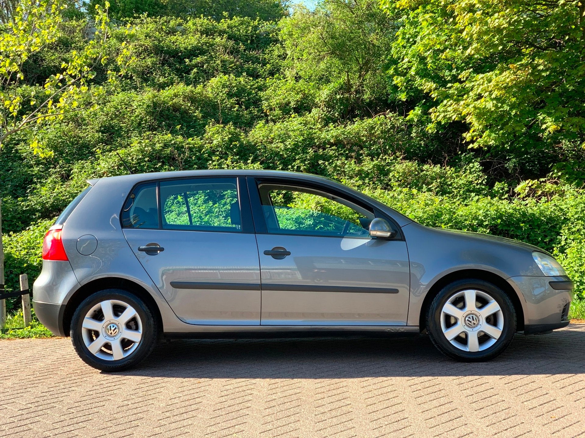 Volkswagen Golf 2.0 FSI Comfortline LEDER NAVI CRUISE TOPSTA, 1254 kg, Gebruikt, 4 cilinders, Origineel Nederlands