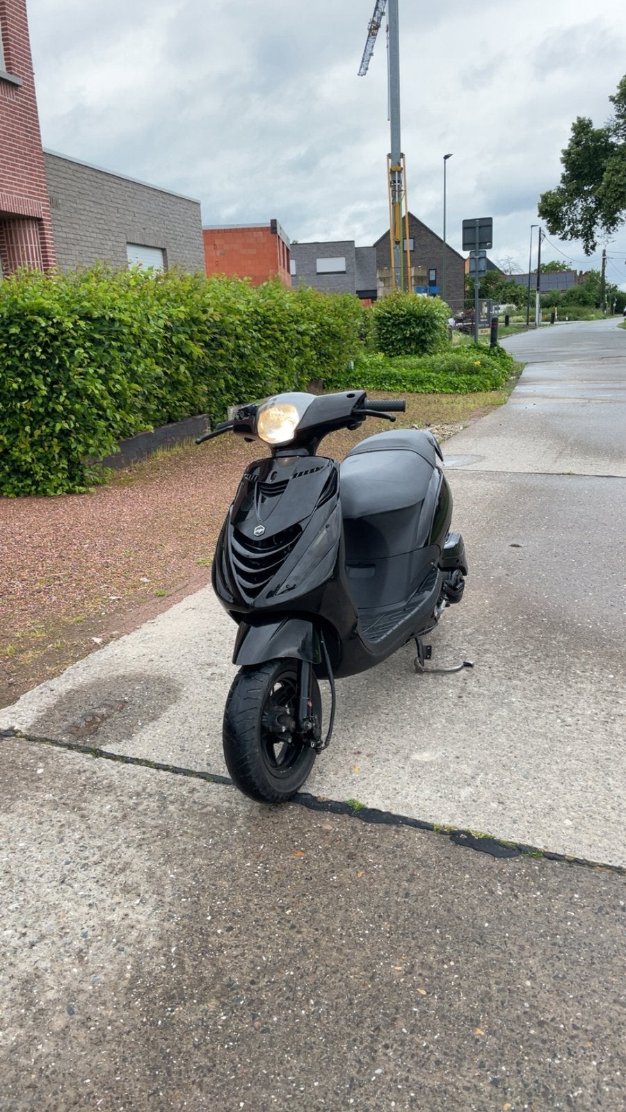 Zip 4t carbu b klasse, Fietsen en Brommers, Scooters | Piaggio, Ophalen, Maximaal 45 km/u, Zip, Zo goed als nieuw