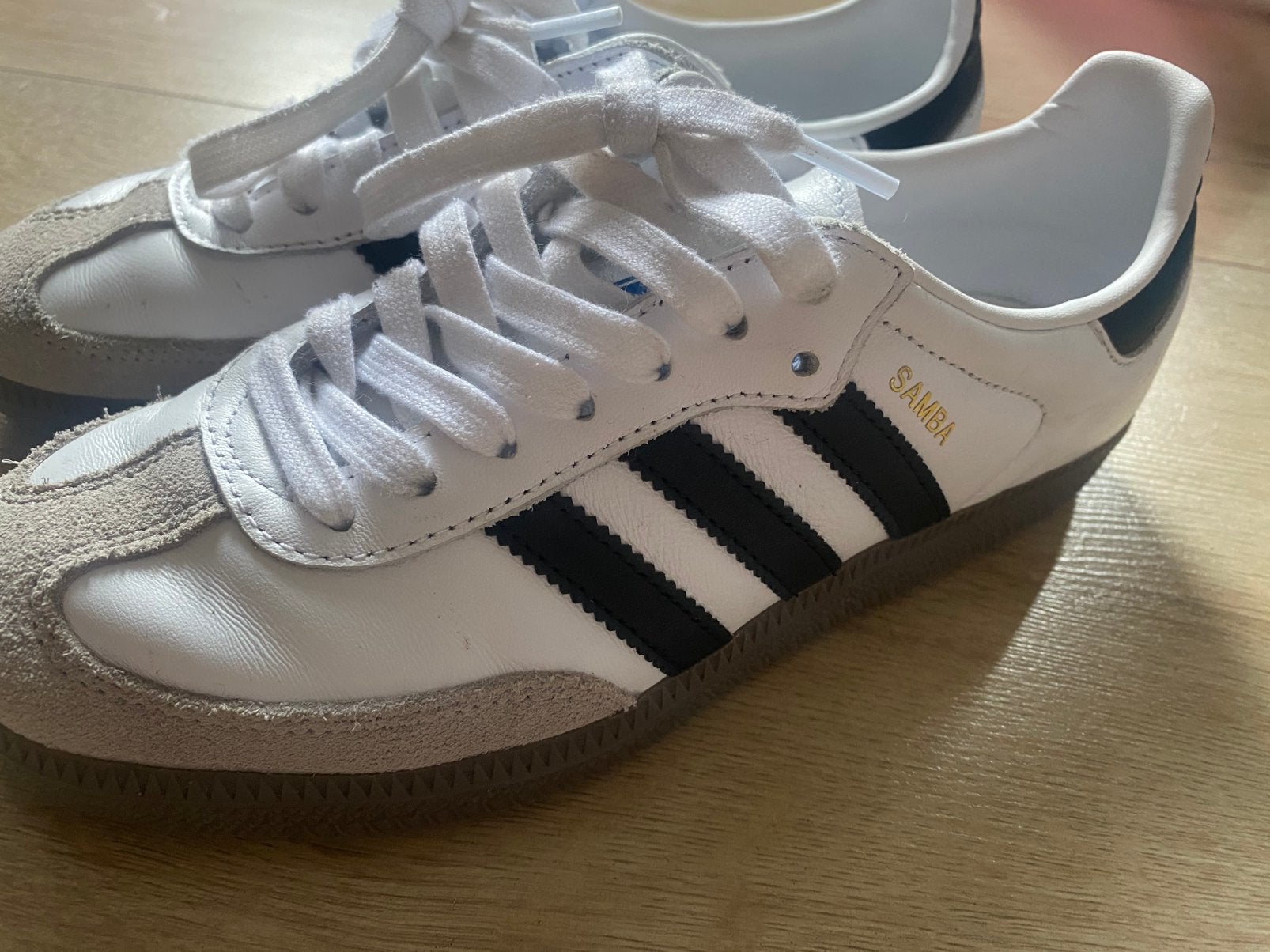 Adidas samba, Kleding | Dames, Schoenen, Ophalen of Verzenden, Zo goed als nieuw, Wit, Sneakers of Gympen