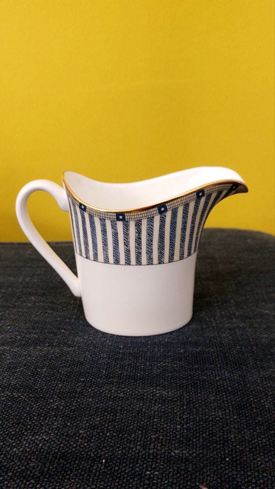 Wedgwood Samurai Melkkannetje, Ophalen